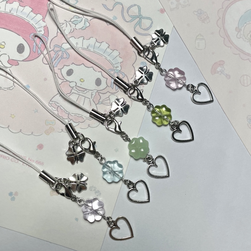 Clover keychain (พวงกุญแจความโชคดี) 🍀💖✨🧚🏻‍♀️
