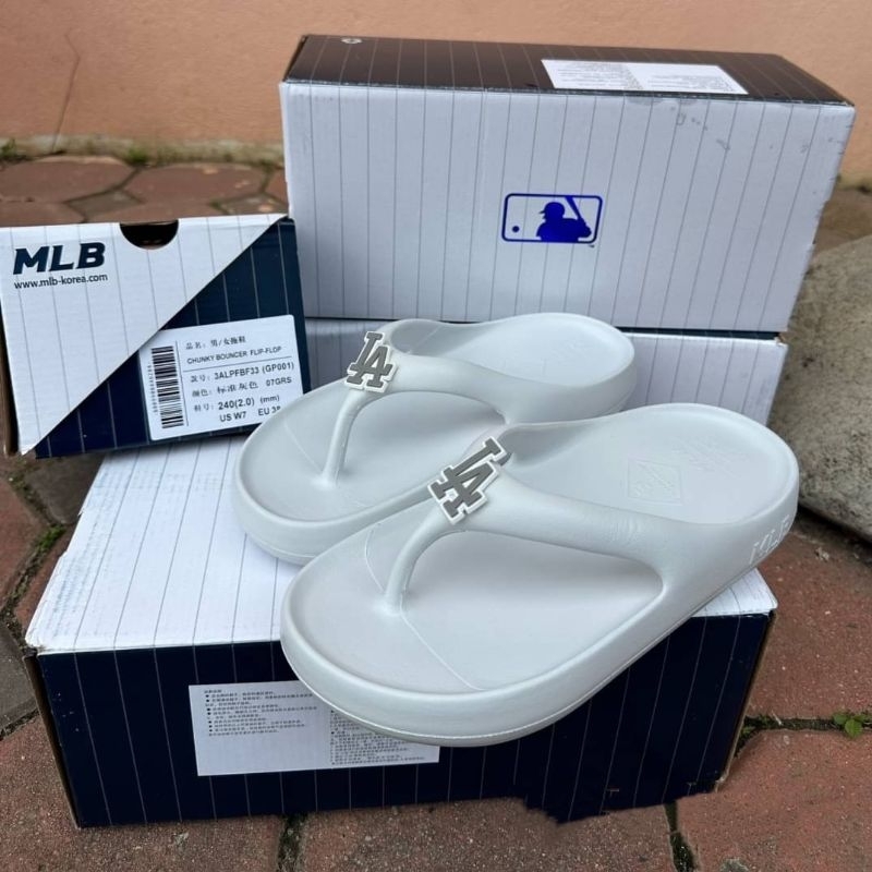 รองเท้าแตะ MLB รองเท้าแตะ NY ✔️มีกล่อง📦 ชนSHOP2025❤️