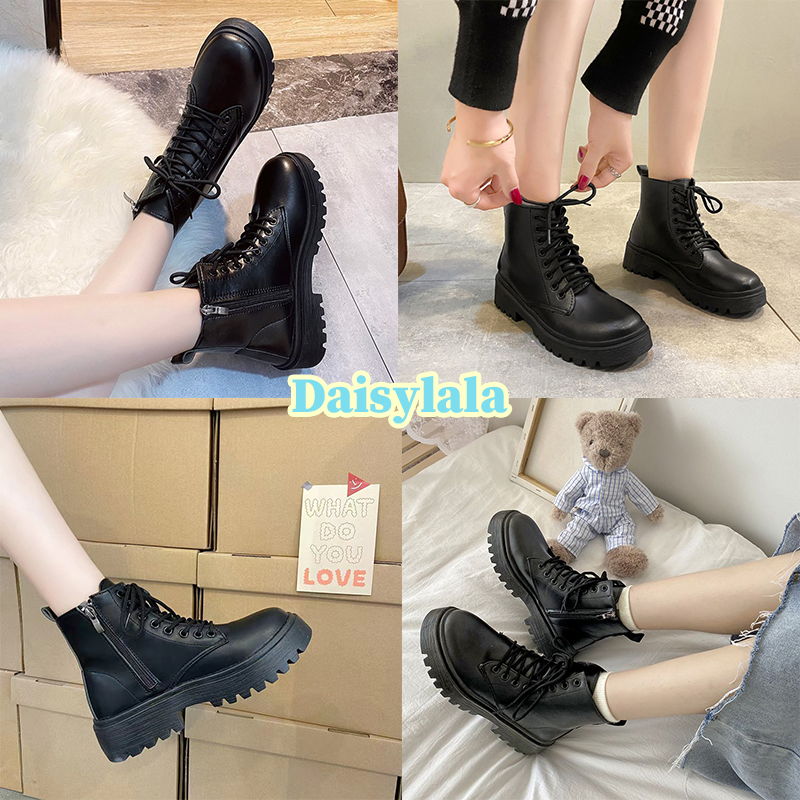 Daisylala จัดส่งรวดเร็ว รองเท้าผู้หญิง รองเท้าแฟชั่น รองเท้าบูทมาร์ติน สีดำผูกเชือกสไตล์ใหม่ส้นหนาดีไซน์หัวมน