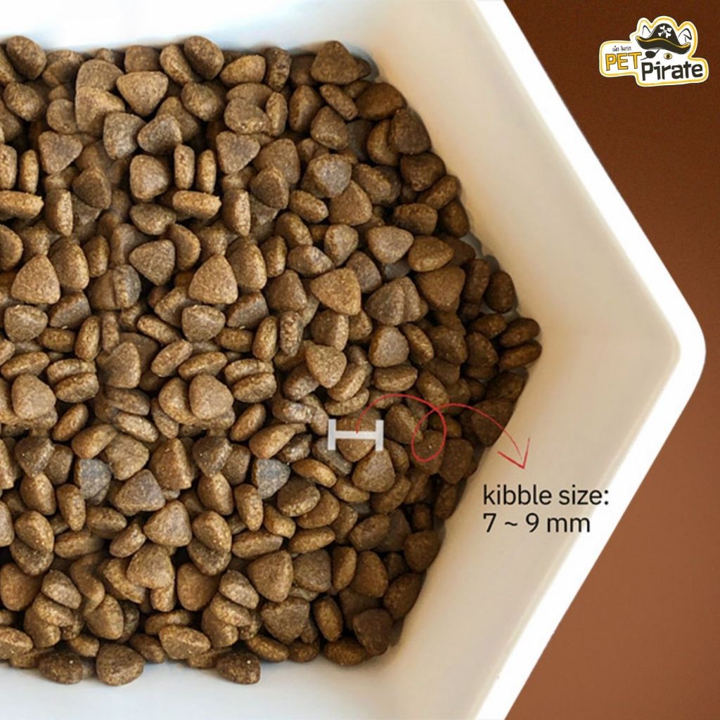 Natural Signature อาหารเม็ดสำหรับแมวโตเลี้ยงในบ้าน สูตรไก่และแซลมอน โปรตีน วิตามินแร่ธาตุครบ 4.8 กก.