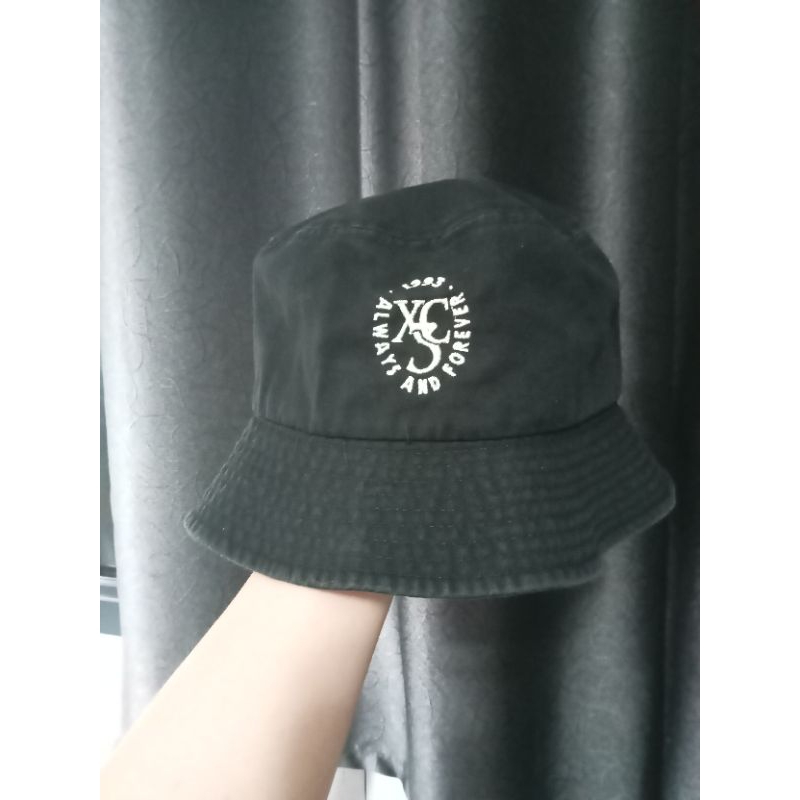 บักเก็ต XC3 Mark Tuan Got7 สีดำวินเทจ มือสอง