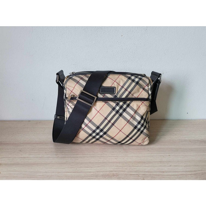 กระเป๋า Burberry crossbody สภาพสวย