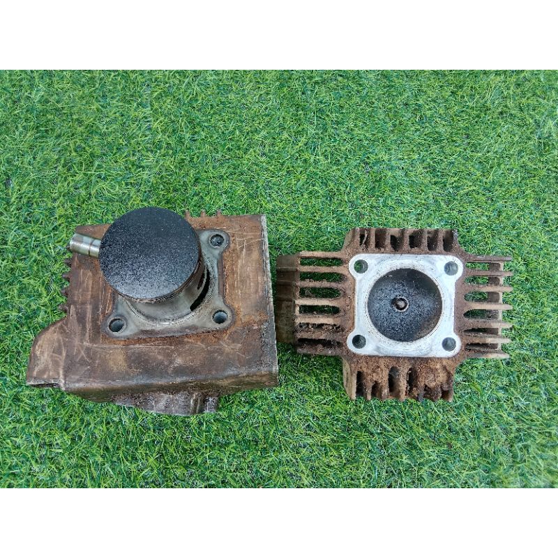 เสื้อสูบ ฝาสูบ Suzuki Rc100 แท้ถอดมือสอง พร้อมใช้งาน สินค้ามีในสต็อก กรุณาอ่านก่อน กดสั่งซื้อ นะครับ