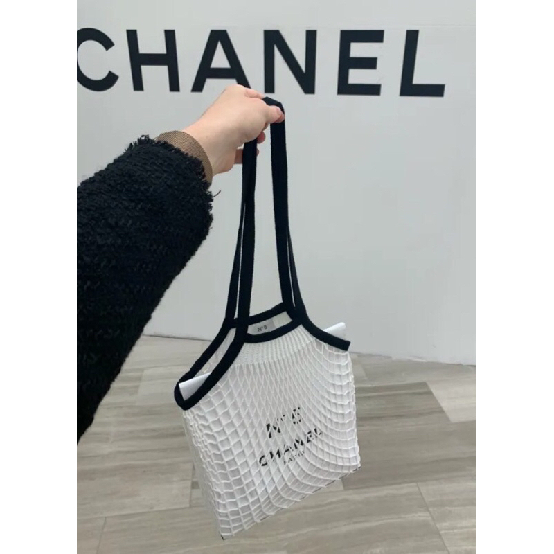 กระเป๋าสะพายข้าง Chanel