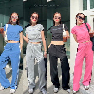 The lovers set🩷💙🤍🩶(470฿ฟรีส่ง) ที่สุดของความชิคแนวsporty ชุดเซ็ตเสื้อครอปแขนสั้นสกรีน the lovers ตัวหนังสือรุปหัวใจ vibe