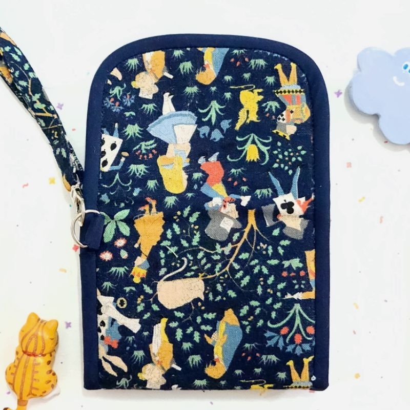 ♥️♦️♠️ กระเป๋าสตางค์ผ้า ลาย อลิซ อิน วันเดอร์แลนด์ ผ้านำเข้า alice in wonderland ราคา ถูกที่สุด ดีลบีเคเค แกลเลอรีภาพที่ 5