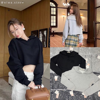 (VL) Miu sweater crop🩶🖤  เสื้อสเวตเตอร์ทรงครอป ดีไซน์คอวี แต่งปกเก๋ๆ อกติดโลโก้แบรนด์ดัง เนื้อผ้าไม่หนาไม่บางจนเกินไปค่า