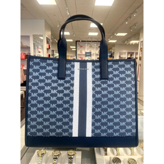 พร้อมส่ง 🇺🇸แท้ 💯% Michael Kors Cooper Striped Logo Jacquard Navy Multi Structured Tote