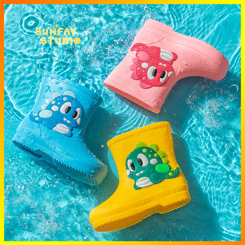 รองเท้าบูทเด็ก ใส่ฤดูฝน รูปแบบไดโนเสาร์น่ารัก มี3 สี