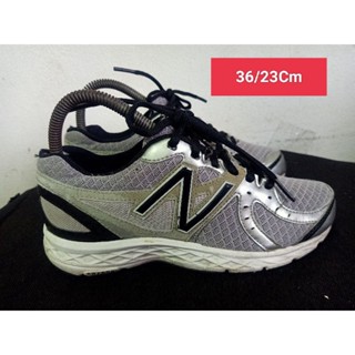 New balance Size 36 ยาว 23Cm  รองเท้ามือสอง  ผู้หญิง เท้าเล็ก แฟชั่น ลำลอง ทำงาน