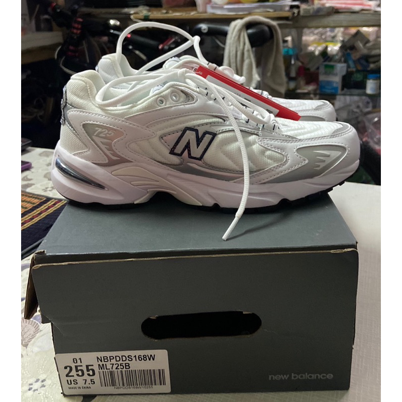 รองเท้า new balance ML 725