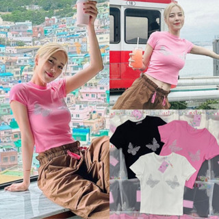 Butterfly crop top🦋💕✨ (320฿ฟรีส่ง) เสื้อยืดทรงครอป แขนสั้น ผ้าร่องงานสวยมาก ดาราเซเลปใส่กันเยอะ ลายที่อกเป็นเพชร seouler