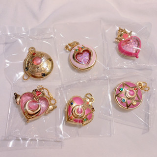 พร้อมส่ง งาน  พวงกุญแจ กาชาปอง #sailormoon ไซส์จิ๋ว งานเหล็ก แข็งแรง งานแท้ มีน้อย รีบจองกันนะคะ