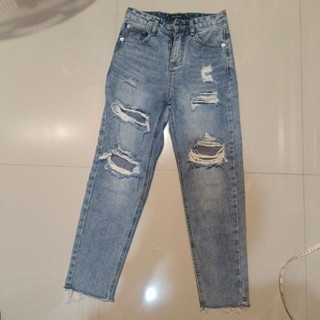 กางเกงยีนส์ขากระบอก แต่งขาด jeans.house  สียีนส์อ่อน