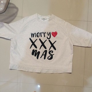 เสื้อสเวตเตอร์ ลาย merry Christmas jaspal size s คอกลม แขนสามส่วน สีเทาอ่อน