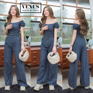 Jeans Set ชุดเซตผ้ายีนเนื้อดี ตัวเสื้อแต่งกระดุมเรียงหน้า ใส่เปิดไหล่เก๋ๆคะ ตัวกางเกงแต่งขาบานเล็กน้อยคะ แม๊ทกับรองเท้าผ