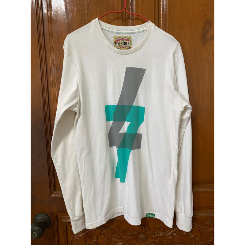เสื้อแขนยาว 7th street มือสอง สภาพดี ไม่มีตำหนิ อก 34ยาว 27