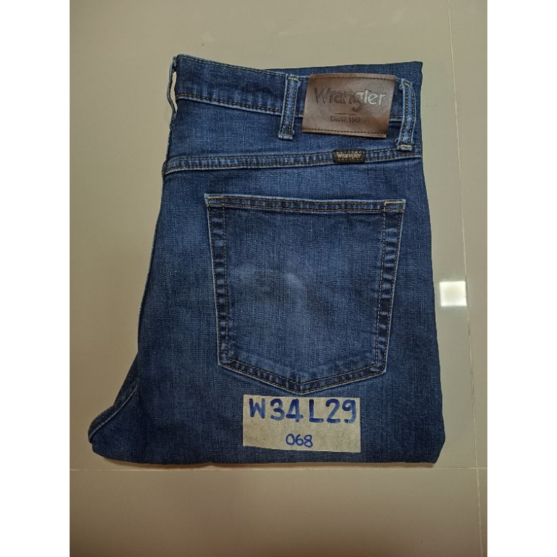 Weangler รุ่น ATHLETIC FIT..