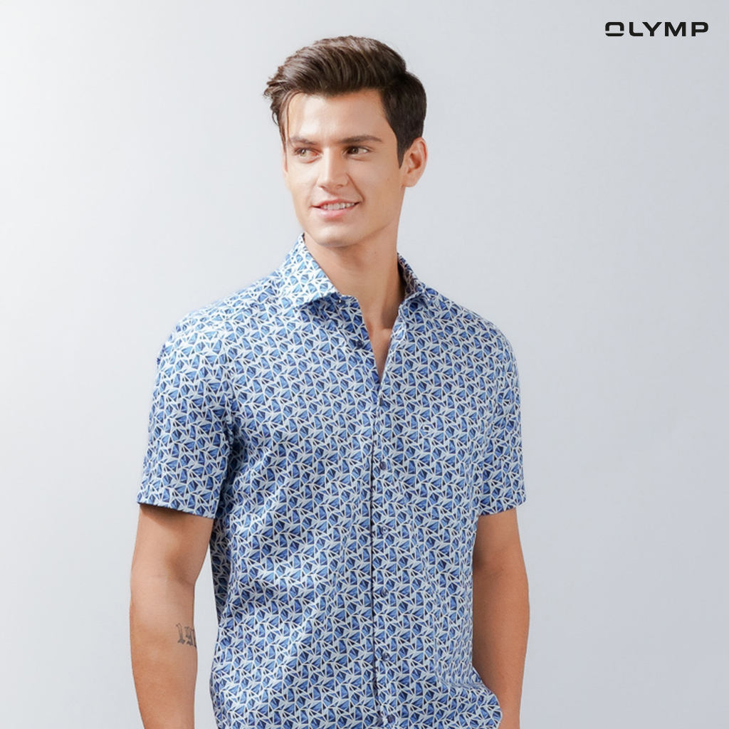 OLYMP LUXOR Shirt เสื้อเชิ้ตชายแขนสั้น สีฟ้า ลายพิมพ์กราฟฟิก ทรงหลวม ใส่สบาย รีดง่าย AUTU23
