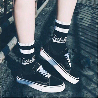 ถุงเท้ากีฬา พิมพ์ลายตัวอักษร ผ้าฝ้ายแบบนิ่ม ใส่สบายCotton men's long socks Fashion men and women socks