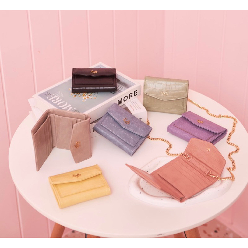 Ava tri fold wallet on chain
