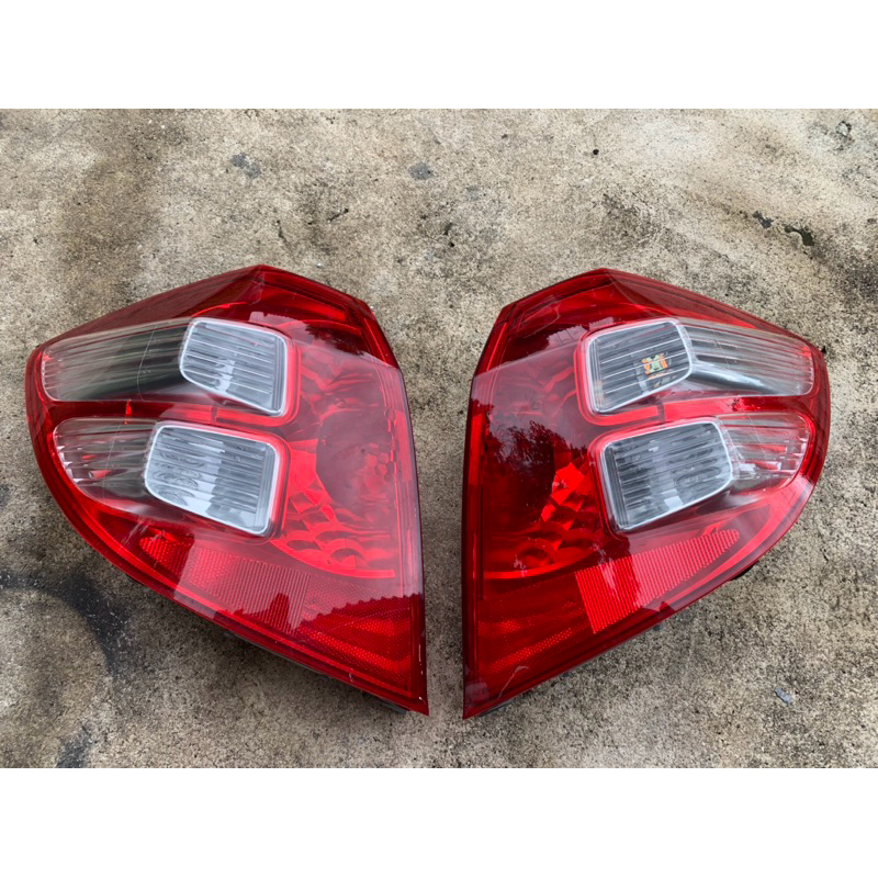 (แท้ถอด)ไฟท้าย/เสื้อไฟท้ายยี่ห้อ STANLEY ของ Honda Jazz GE 2009 คู่ละ2400฿