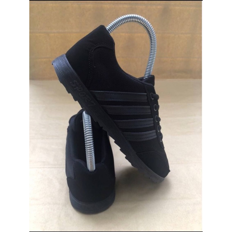 รองเท้าผ้าใบ สี ดำล้วน (Size37-41) มีหลายแบบ ลาย4แถบ
