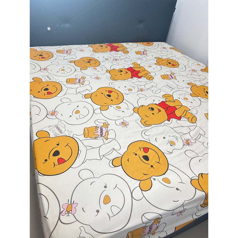 เฉพาะผ้าปูที่นอน ลายพูห์ขาว ขนาด 3.5/5/6ฟุต พร้อมส่ง