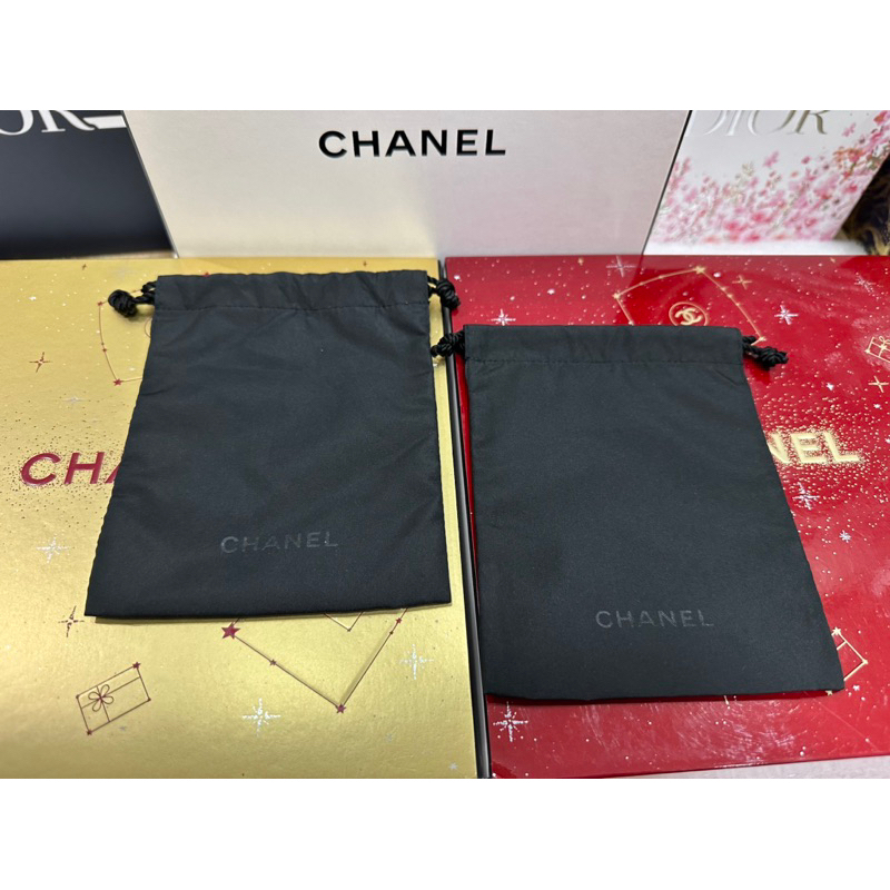 กระเป๋าผ้า Chanel ใบเล็ก เคาน์เตอร์เครื่องสำอางค์