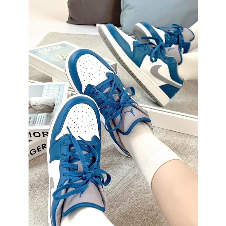 Nike Air Jordan 1 Low True Blue สีขาว - ฟ้า ของแท้ 100 % รองเท้าผ้าใบ