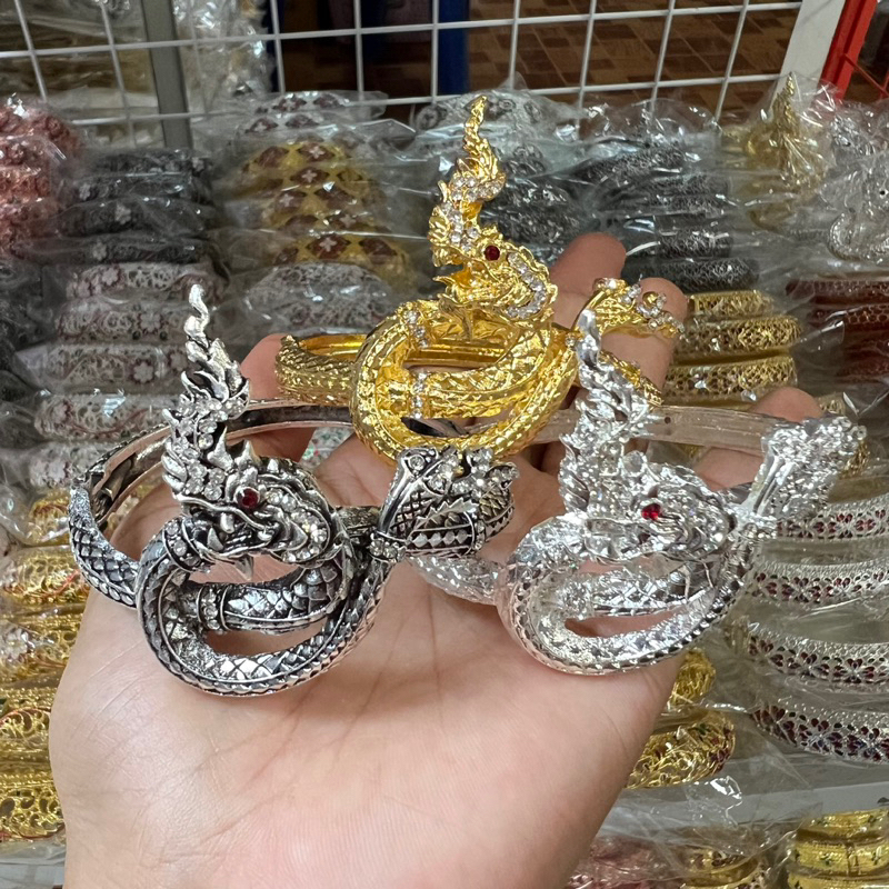 กำไลพญานาคสวยๆ งานละเอียดใช้ในงานโอกาสต่างๆ ราคาต่อวง(สินค้ามีพร้อมส่ง)
