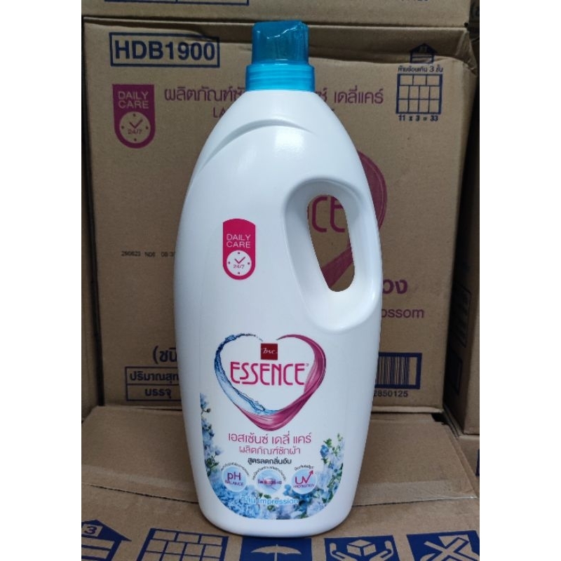 เอสเซ้นซ์เดลี่แคร์ขนาด1900mlx1ขวด ขนาดครอบครัว คุ้มค่ากว่าน้ำยาซักผ้าเอสเซ้นซ์สูตรลดกลิ่นอับชื้นมีให้เลือก3กลิ่นขนาด1900
