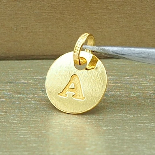 จี้ทองคำแท้ 96.5% ตัวอักษร A-M น้ำหนัก 0.5 กรัม