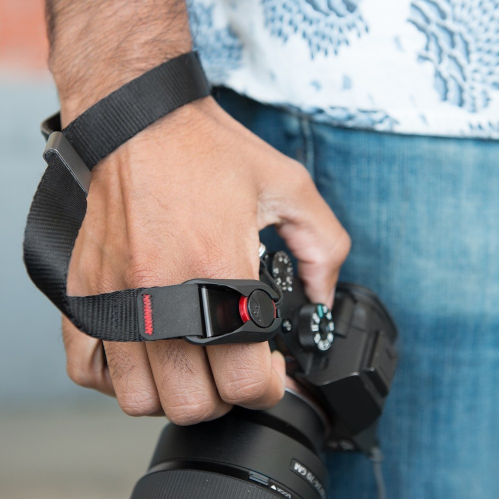 Peak Design Cuff Wrist Strap สายคล้องมือ Cuff โฉมใหม่ จาก Peak Design (สีดำ)