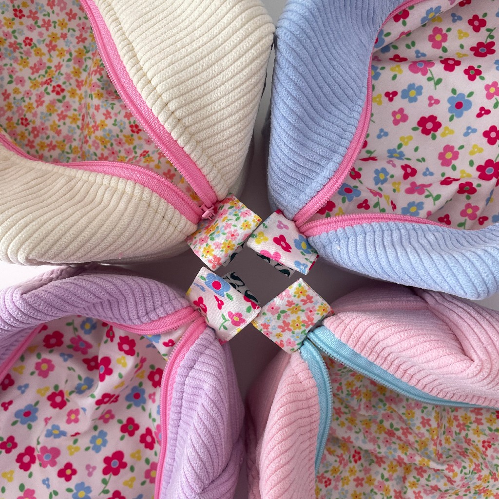 flowers parade pouch bag - miss.girls กระเป๋าเครื่องสำอาง กระเป๋าใส่ของจุกจิก