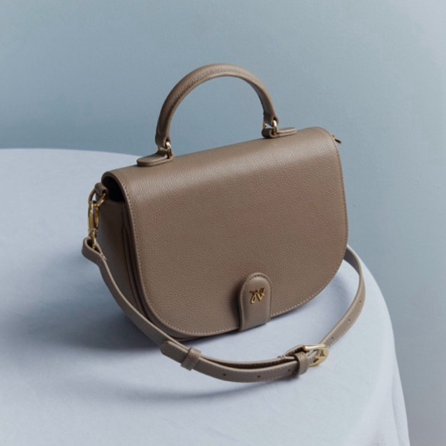 กระเป๋ารุ่น Sher in Taupe