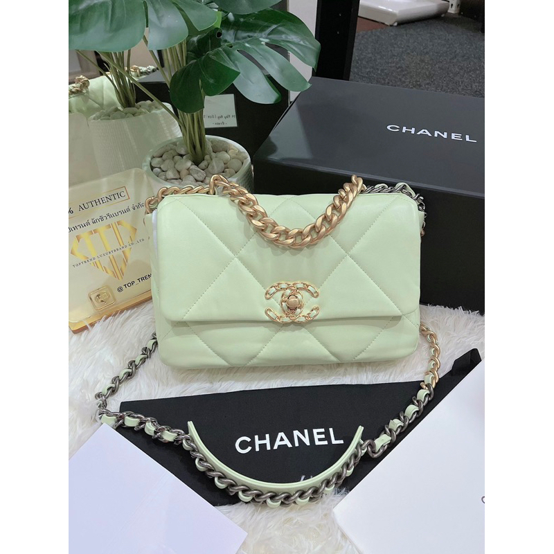 Used in good condition!! Chanel 19 ghw size:26 shop Thai