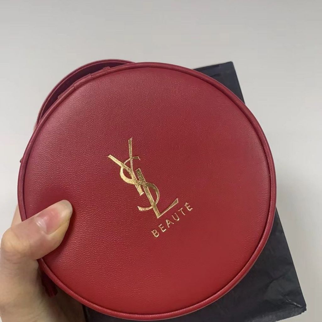 YSL Saint Laurent กระเป๋าเครื่องสำอางทรงกลมเบอร์กันดีพร้อมกระจก กระเป๋าถือ กระเป๋าเครื่องสำอาง