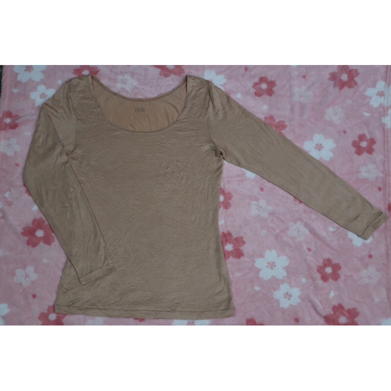 #Heattech Uniqlo สีนู้ด Size S สินค้ามือสอง