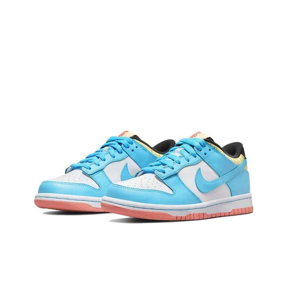 (ส่งฟรี) Kyrie Irving x Nike Dunk Low SE"Baltic Blue Gum" รองเท้าผ้าใบ รองเท้า nike DN4179-400