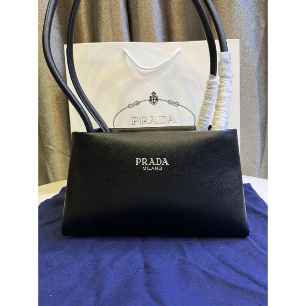 กระเป๋า Prada  งาน ออริเทียบแท้ size 25 cm  งานสวยพร้อมส่งหนังดี