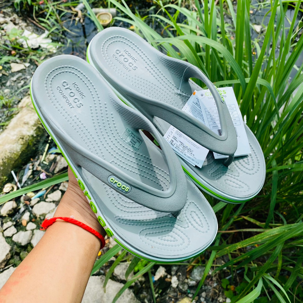 รองเท้าแตะ crocs การดูดซับแรงกระแทก, กันลื่น, ทนต่อการสึกหรอ, กันน้ำ, ระบายอากาศ, ดูดซับเหงื่อ