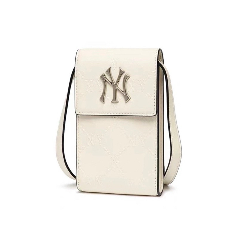 MLB Monogram Embo Phone Bag กระเป๋าสะพายข้าง ใส่มือถือ หนังสีขาว,ดำ