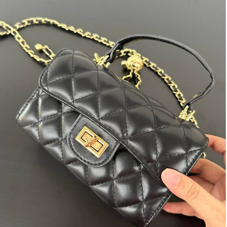 กระเป๋าสะพายข้าง Oilry-store