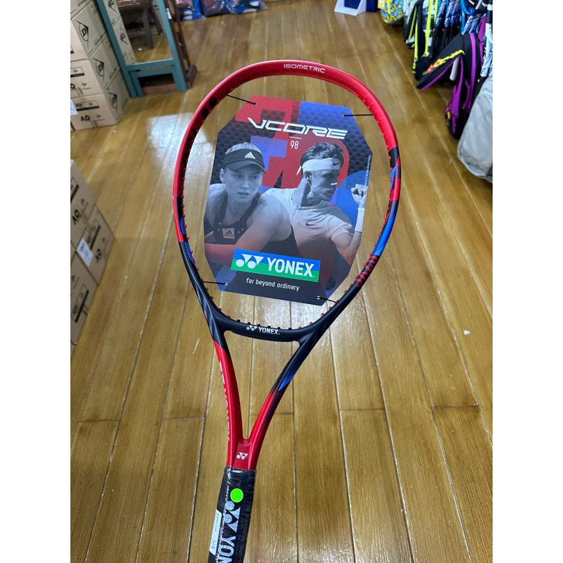 ไม้เทนนิส YONEX VCORE 98 2023 หน้าไม้ 98 น้ำหนัก 305 กรัม (สินค้าสั่งทำตามออเดอร์ ไม่รับเปลี่ยน หรือ