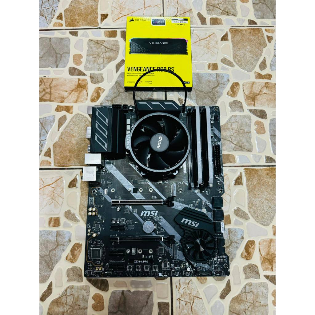 ขายชุดซีพียูเมนบอร์ดมือสอง RYZEN 5 5600X,MSI X570-A PRO,CORSAIR VENGEANCE  RGB 16GB BUS3200