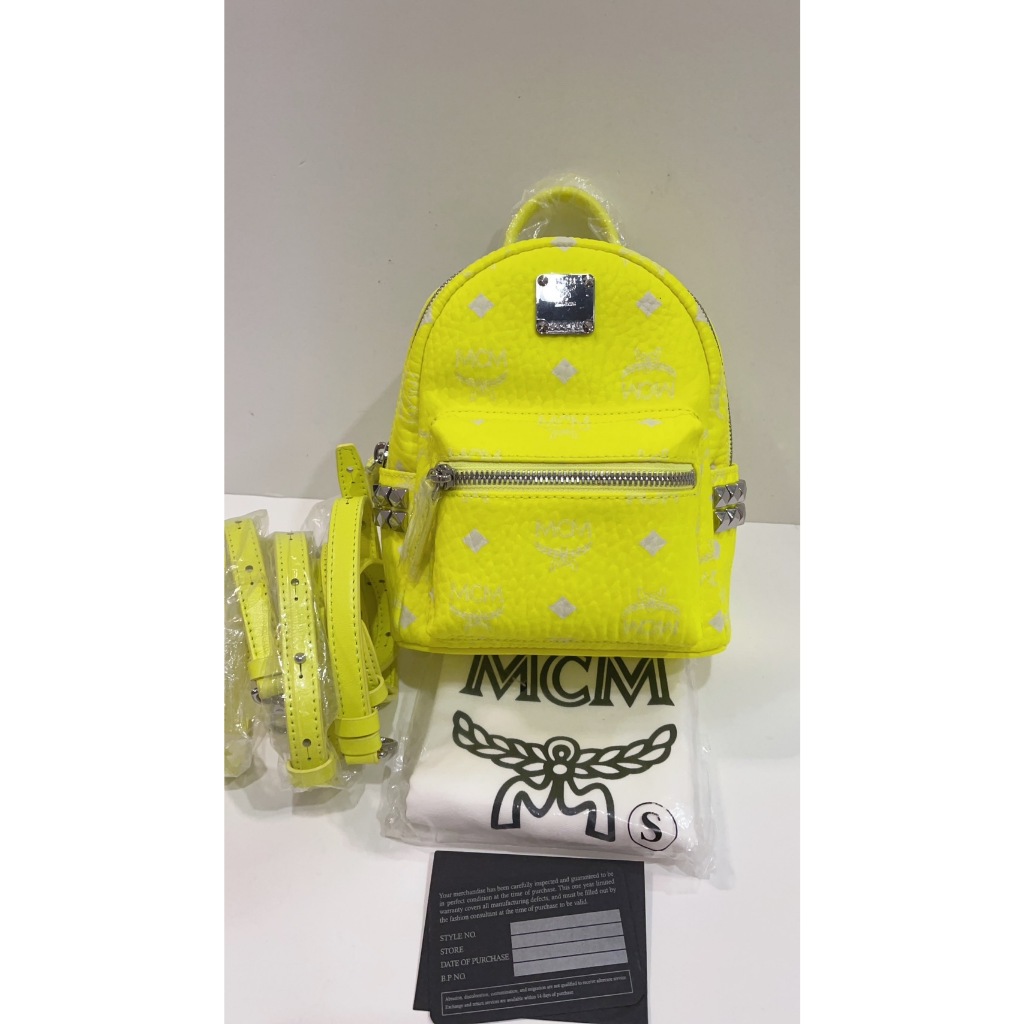 พร้อมส่ง🔥SALE 10599🔥ถูกกรี๊ดแตก MCM Stark Bebe Boo backpack in Neon Yellow Visetos ❌ตัดป้ายขาวข้างใน