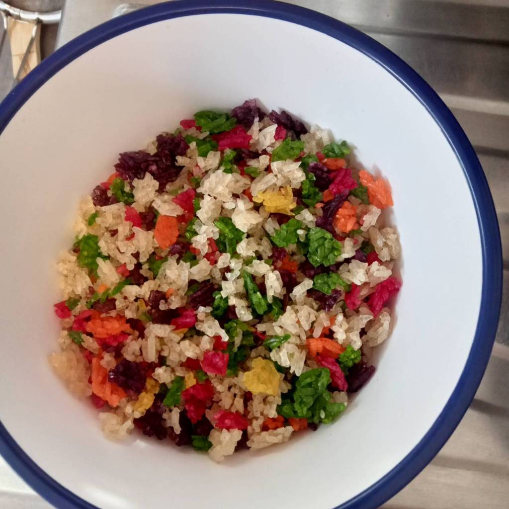 ข้าวแต๋นน้ำแตงโมดิบ‼️เม็ดแตกร่วง‼️ 95%‼️*(โปรดอ่านรายละเอียดก่อนสั่ง)รวมสี(1กิโล)