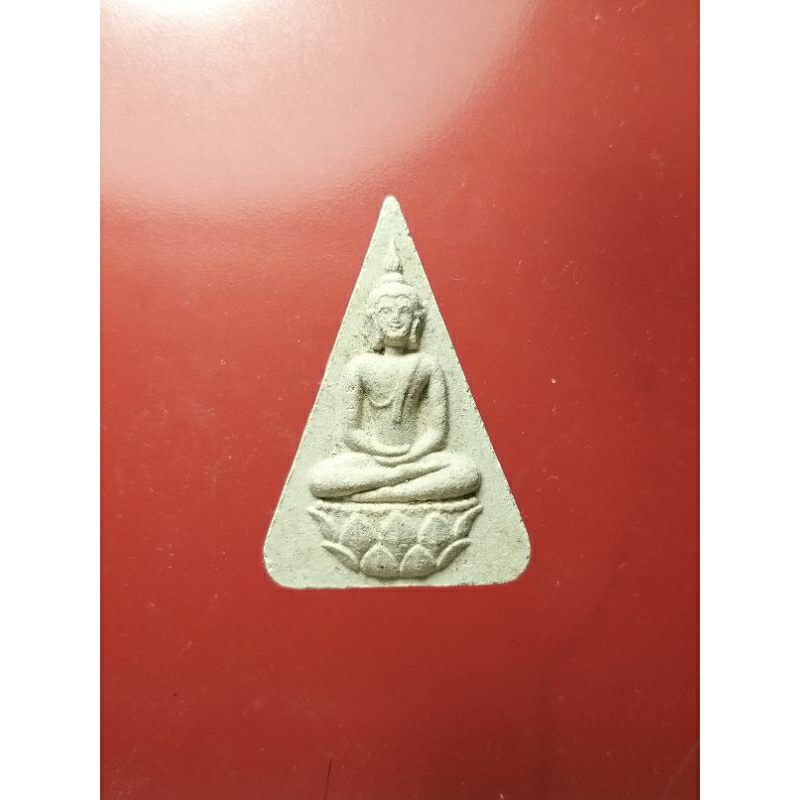 พระสมเด็จนางพญา หลังเรียบ วัดกระซ้าขาว รุ่นสร้างโบสถ์ ปี 2539