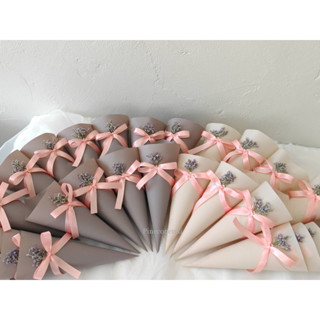 กรวยสำหรับใส่กลีบดอกไม้ ส่งตามปกติ 1-2วันหลังรับออเดอร์